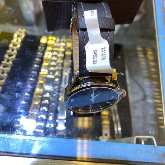 Watch - Picture 3 of 3